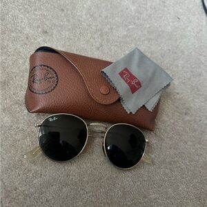 Ray-Ban Black and Gold Round Sunglasses with Brown Case